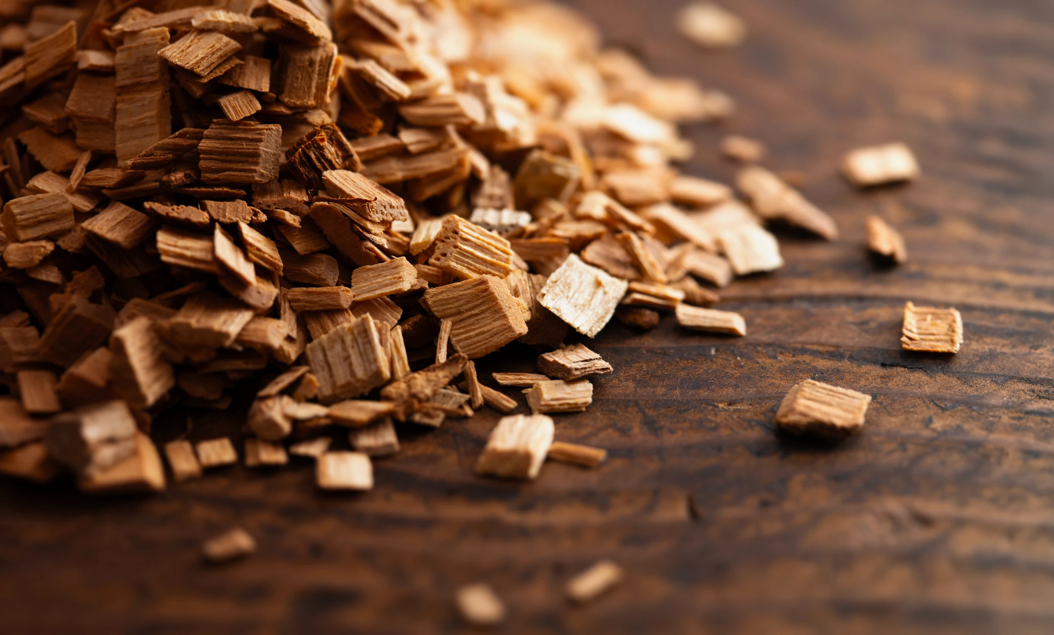 Vue aérienne des camions chargeant dans le centre de distribution